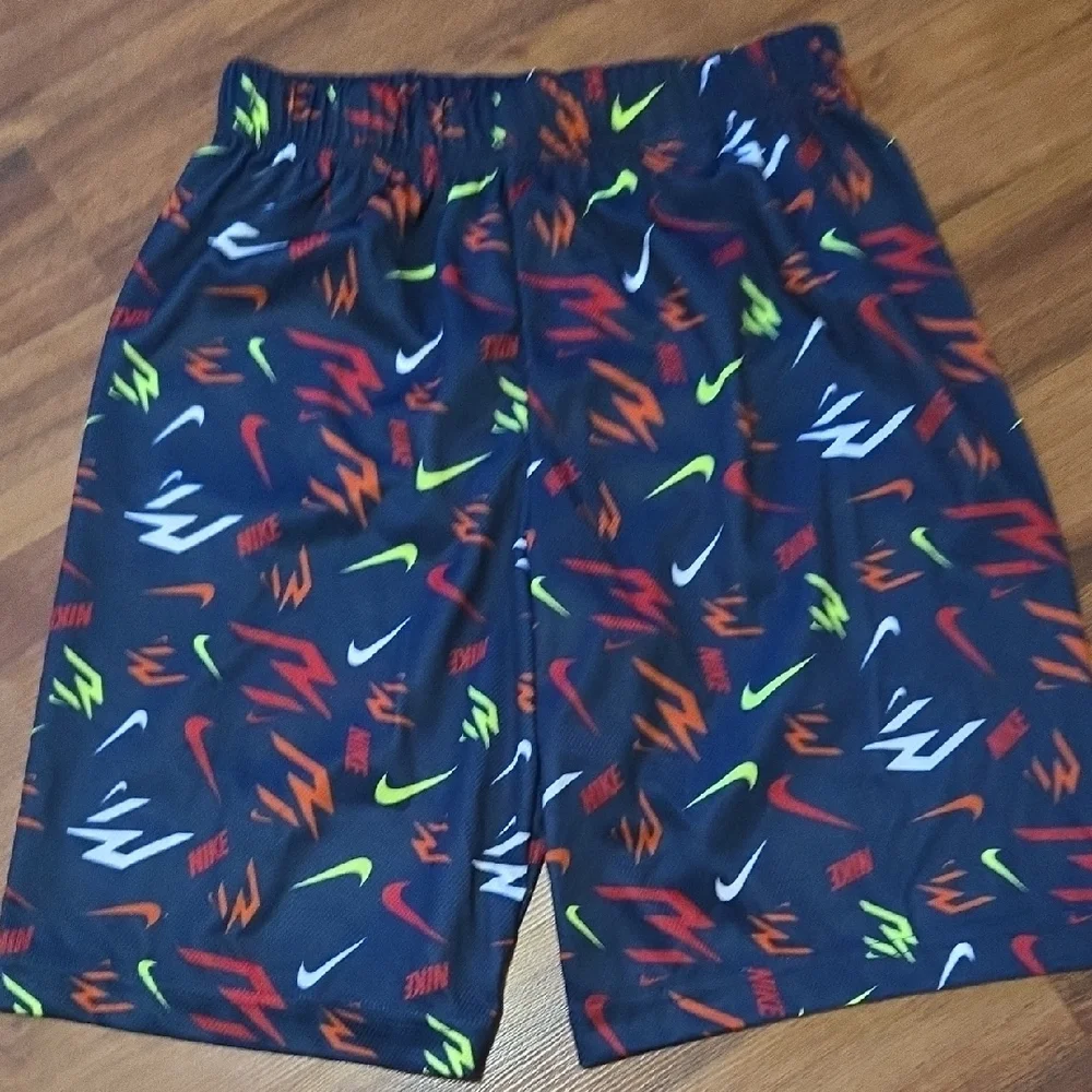 BUNDLE LOTS Variety Nike UNDER AMOUR  Athletic Shorts BOYS LARGE NEW - Picture 9 of 17
